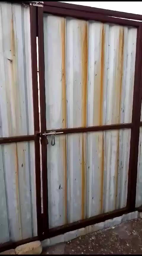 بيت حكومي مشمول بالتمليك للبيع حي حطين دور السجاد المساحه ٨٠ متر السقف سندويج السعر ٧٠ مليون


**إذا كنت صاحب هذا الإعلان وتريد حذفه لأي سبب، رجاءا أرسل رسالة إلى الدعم الفني**