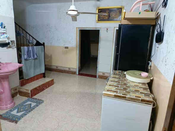 دار للبيع. محجوز للمصرف العقار
 دار للبيع. #طابقين مساحه ٣١٢ ونص   الواجهه ١٢او نص العمق ٢٥متر 
موقع حي #العسكري قرب مدرسه زهره الصباح خلف التجاري بين قديم حجر بس مرمم  جديد كهربائية ماء مجاري أو القاط الثاني بناء جديد غرفه صحيفة  بيتونه شارع المستوصف 
مطلوب المصرف العقاري ٨٥مليون التسديد ٤٣٨الف 
مقدمه. 108 مليون
للاتسفسار الرقم
***********
الروان للعقار كركوك
