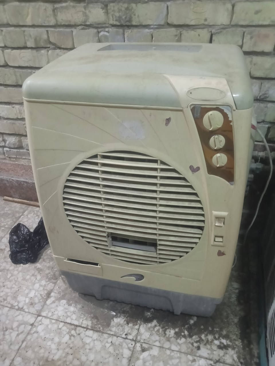 السلام عليكم مبردة حديد كبيرة ب40 شغاله كلشي ما بيها ومبردة الثانيه بلاستك سعر 30 بيع مستعجل عليهن


**إذا كنت صاحب هذا الإعلان وتريد حذفه لأي سبب، رجاءا أرسل رسالة إلى الدعم الفني**