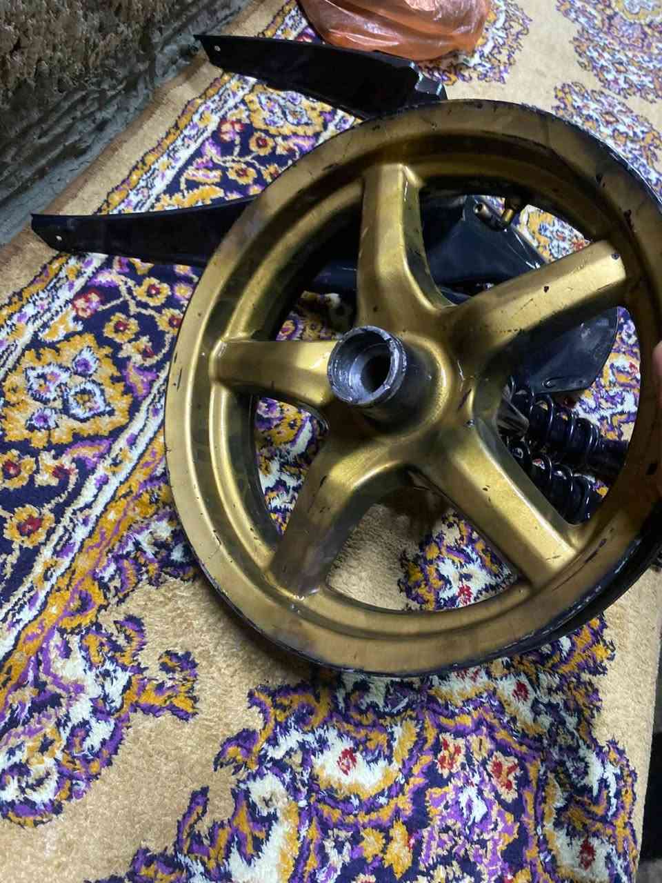 غراض سكنس فحل بلادي اصلي
ويل ذهبي بلادي نقص بس فلنجه 
ب15

دبلات خلفي بلادي ب15

سبعه مال فحل كلشي مابيها ب10

كلج خلفي كامل مال 140 
ب20

شلعه كامله ب50 
***********
