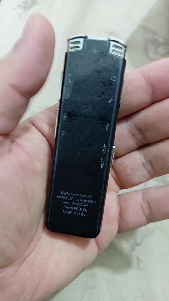 مسجل صوت بهذا الشكل 👇 بسعر 30


**إذا كنت صاحب هذا الإعلان وتريد حذفه لأي سبب، رجاءا أرسل رسالة إلى الدعم الفني**