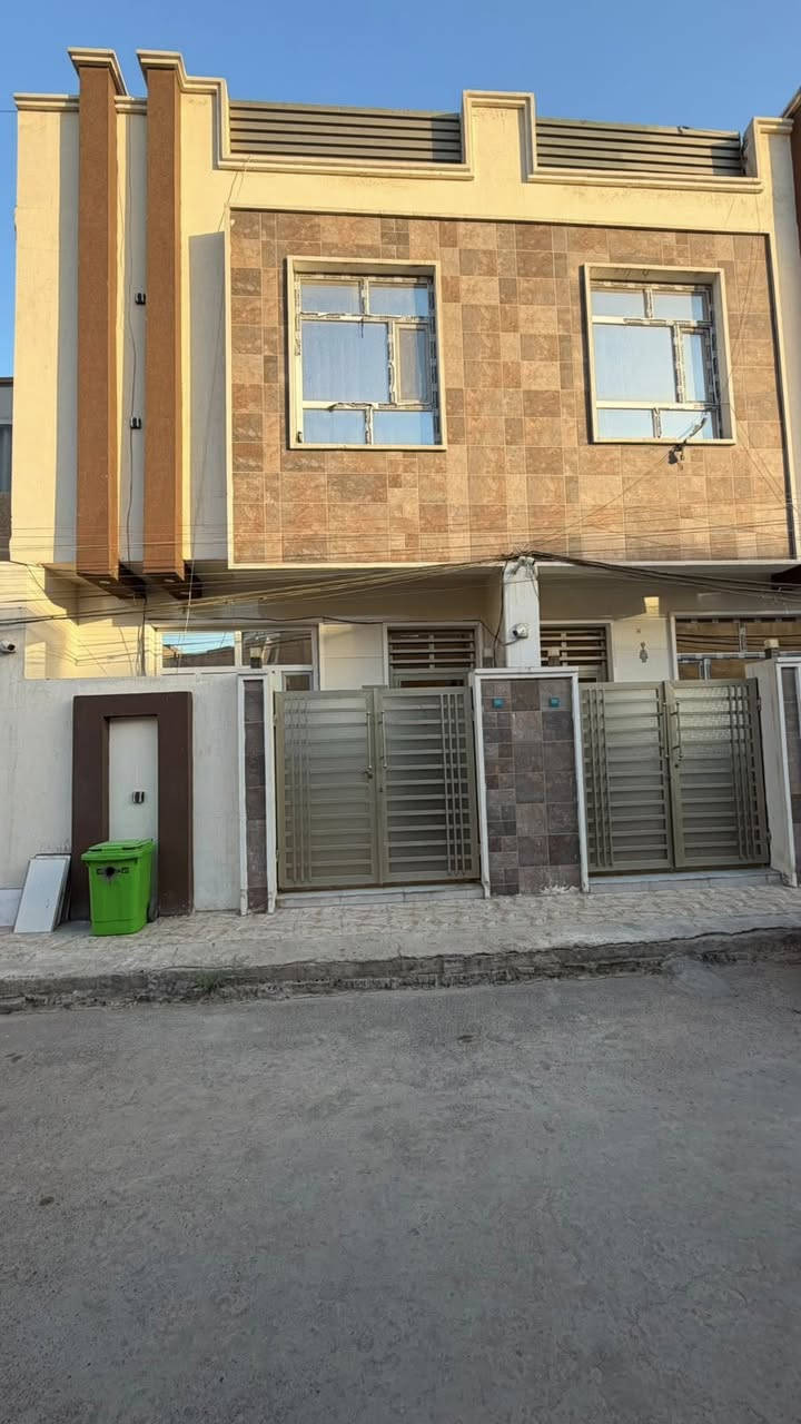 السلام عليكم / مكتب الحداثة

الدار للبيع المساحة🏠 50 متر.   5*10 

يحتوي على استقبال ومطبخ 

وغرفتين نوم 🛏️

صحيات عدد 2 

ويحتوي على مخزن وسطح 

عنوان البيت ديوان مخابرات خلف شارع ٦٠ 

ملاحظة/ يتم البيع والشراء في مكتب الحداثة قرب جامع محمد رسول الله على شارع ٦٠ 

اي استفسار التصال على الرقام التالية 

*********** 

***********
