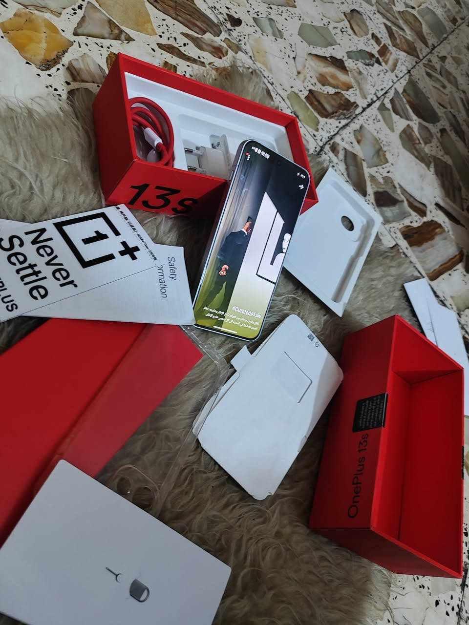 سلام عليكم اخوان جهاز وان بلص 13s نضافه ١٠٠ب١٠٠ اغراض كامله مع كفر ولاسق صحه البطاريه 100 نسخه عالميه مع كارتون عالمي مطابق معالج سناب دراكون 8 اليت احدث معالج بسنه 2025 شحن سريع 80 واط ومانه الله شحن يدون يومين استخدام جهاز فلاكشب بلكامل وبلخصوص لمحبي شاشه الصغيره وستخدام بيد واحده سعر جهاز 650 الف فقط للمراوس اخوان مابيع حسب الرغبه مكاني بغداد مدينه الصدر توصيل ماعندي للاستفسار خاص او وات ***********
