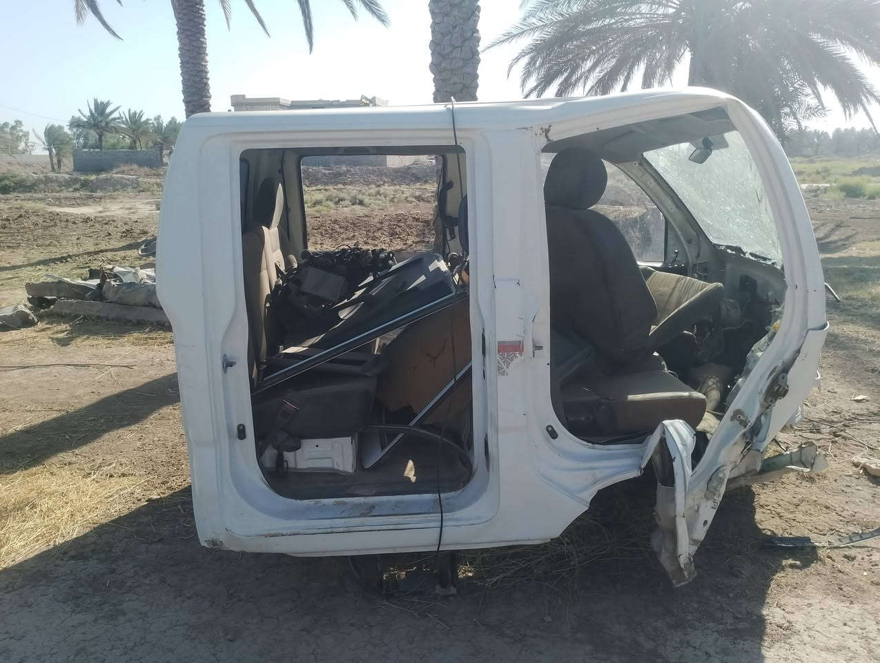 سلام عليكم 
عندي قماره كيا بنكو 2700    2021
بيه ثلاث بيبان كلش نضيفات
قبل الحادث مكفوله  للستفسار 
اتصال على هذا الرقم ***********
