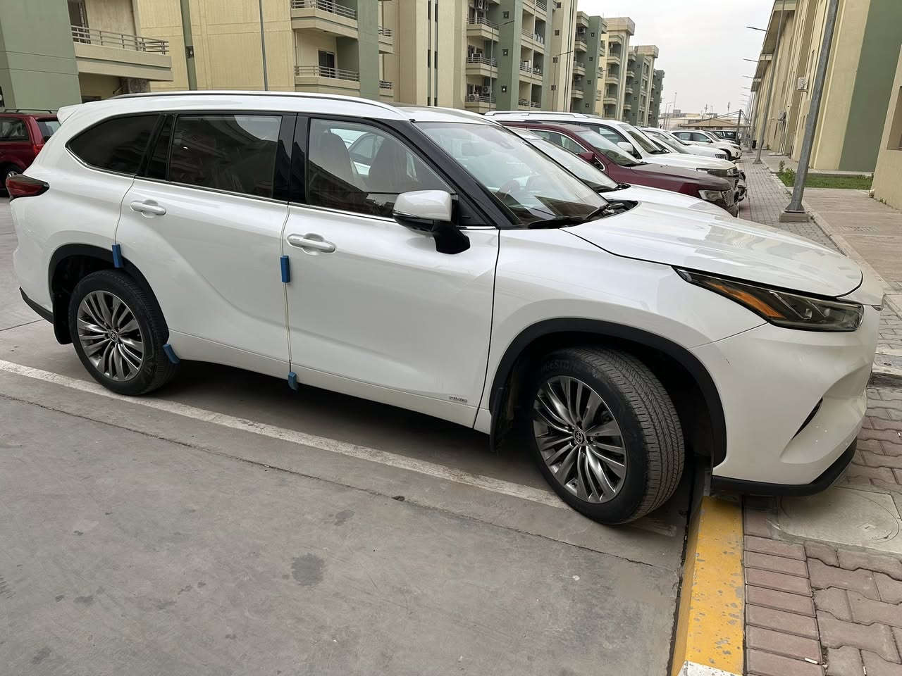 للبيع تيوتا هايلندر هايبرد مديل 2022بلاتينيوم فول مواصفات 1/1ماشيه 27/السعر 390$الموقع بغداد زيونه رقم الهاتف ***********
