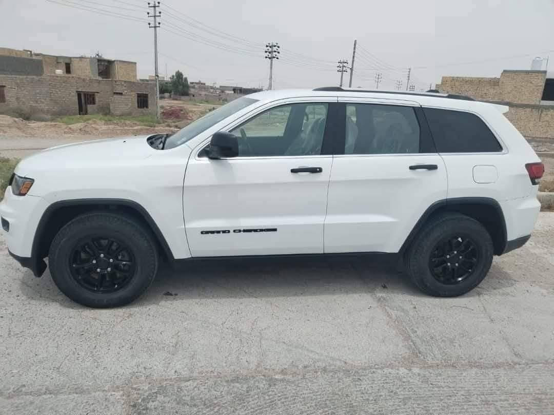 للبيع او المراوس جيب 2020 رقم اربيل بيه فقط الي مأشر عليه بالصوره بارد ومكحلي بدون ارباك بدون فتح اي برغي السياره جاهزه بدون نقص ***********
