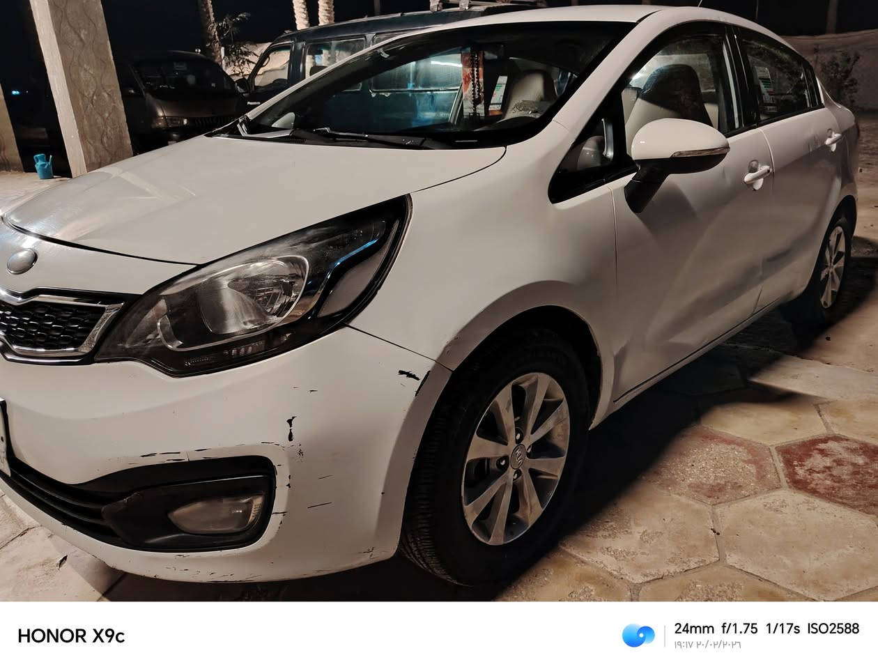 السعر.. 82 وبيها مجال.. *********** 

ريو 2014  خليجي 1600 سنوية جديدة مالكها نجف مداور ثاني يوم فول عدة الفتحة مكفولة من ضربة بيها صبغ 2قطعتين اثر طخة خارجية كير مكينة تبريد تدفئة كفالة كهربائيات كلها جاهزة حدادية تخم تاير جدد. 5 ويل كب  دواخل لونين كارتون
