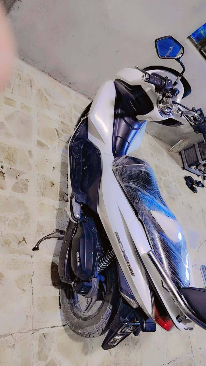 سلام عليكم للبيع دراجه بس سي اكس جيل اول دراجه خير من الله حساس زدحام حساس ستان تدفه بل بدأت مكينه ما مفتوحه دراجه ***********مال جناي ماني بغداد خلف صيطرت الشعب
