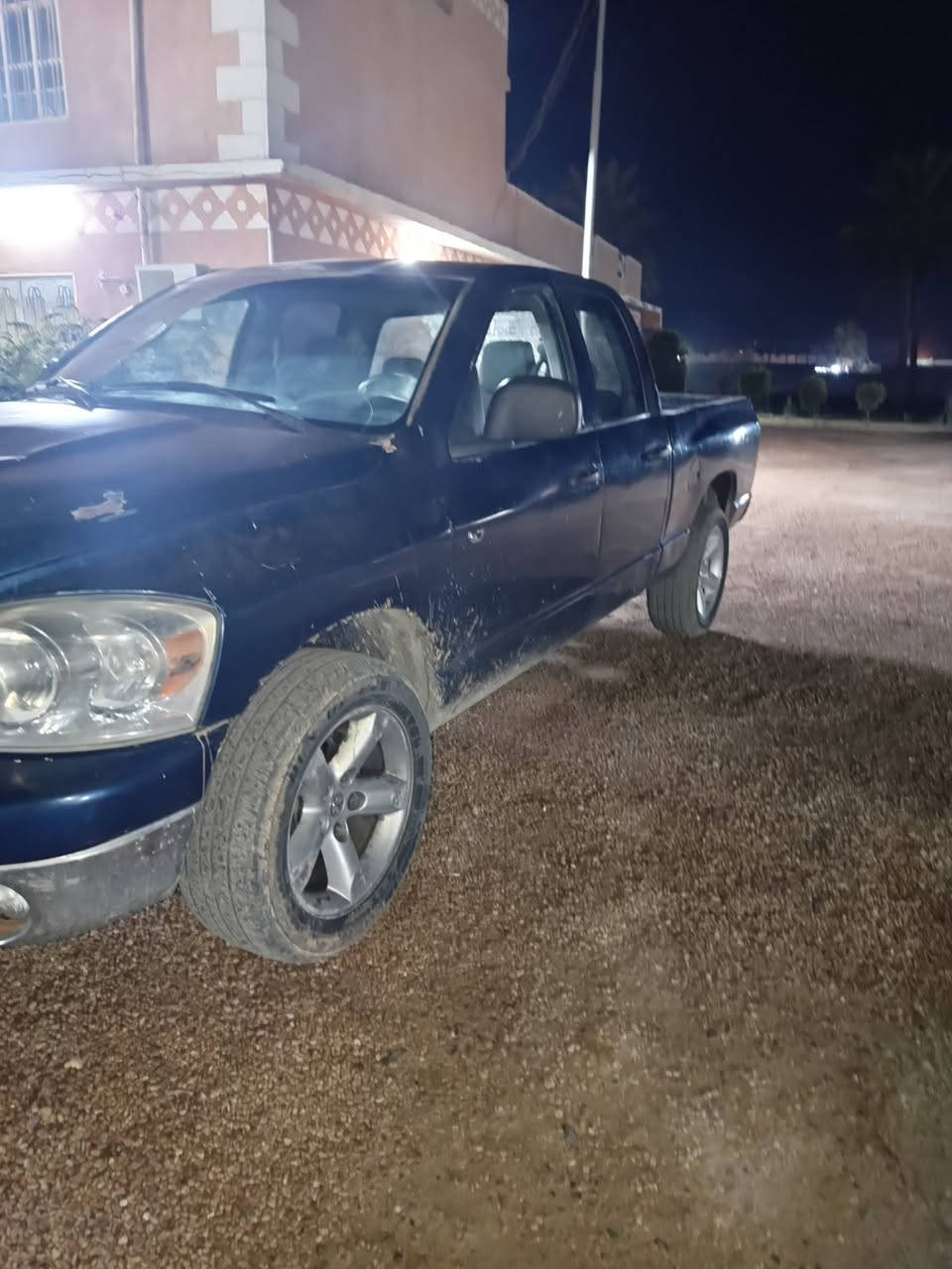 السلام عليكم دوج رام كلاسيك 2007 السياره لحد الان ماشيه 37 فقط ماكينه 8 سلندر سياره سياره مال جنيه سياره كانت متروكه اجمل سياره داخله دخول رسمي السياره اوراقه كامله من الفيس مكان الرمادي الاستفسار 
 ***********
