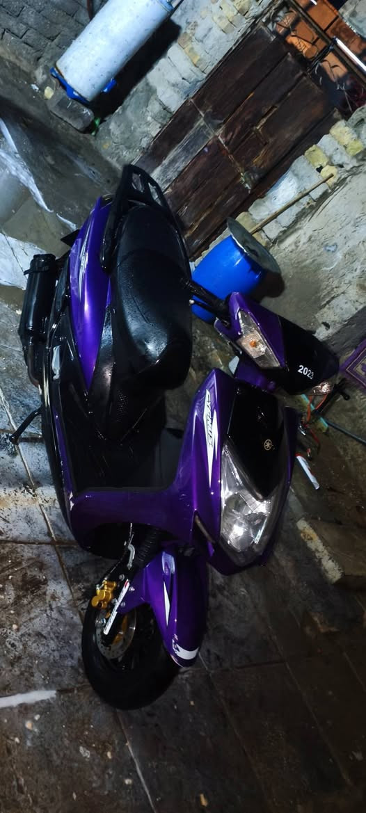 السلام عليكم شباب دراجه سكنس 2023نضيفه وحلوه نهضه شلعه معدل دراجه كامله مكمل مكان ناصريه غراف اتصال *********** السعر خاص او اتصل.
