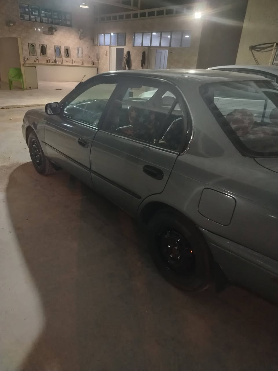 سلام عليكم كورله موديل 95 بلادي ايسر بغداد بسمي سنويه 31 ستوني مجددها مكينه 1800 جديده نقص تبريد تخم تاير باتري جديد حداديه فول مصبوغه عام شنو بيها ضربه مادري بيها تجي تفحص بيدك سعر 58 / ***********.       العنوان كربلاء قرب مستشفئ العباسي الاهلي
