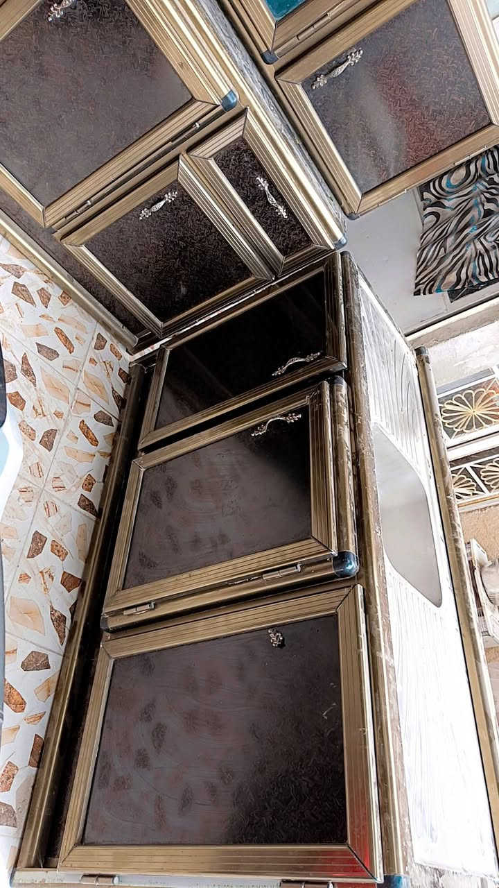 كاونتر تسكام ثلاث قطع خمس امتار ونص جدا نظيف وثكيل مكان حله رقم***********
