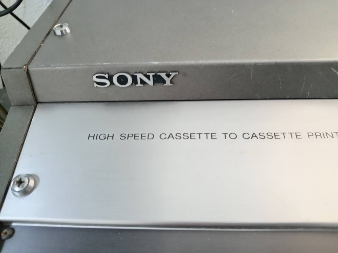 تحفة SONY الياباني الأصلي برغي ممفتوح بيه السعر 200 الف نظافته 95%  اي استفسار عالخاص يوجد توصيل


**إذا كنت صاحب هذا الإعلان وتريد حذفه لأي سبب، رجاءا أرسل رسالة إلى الدعم الفني**