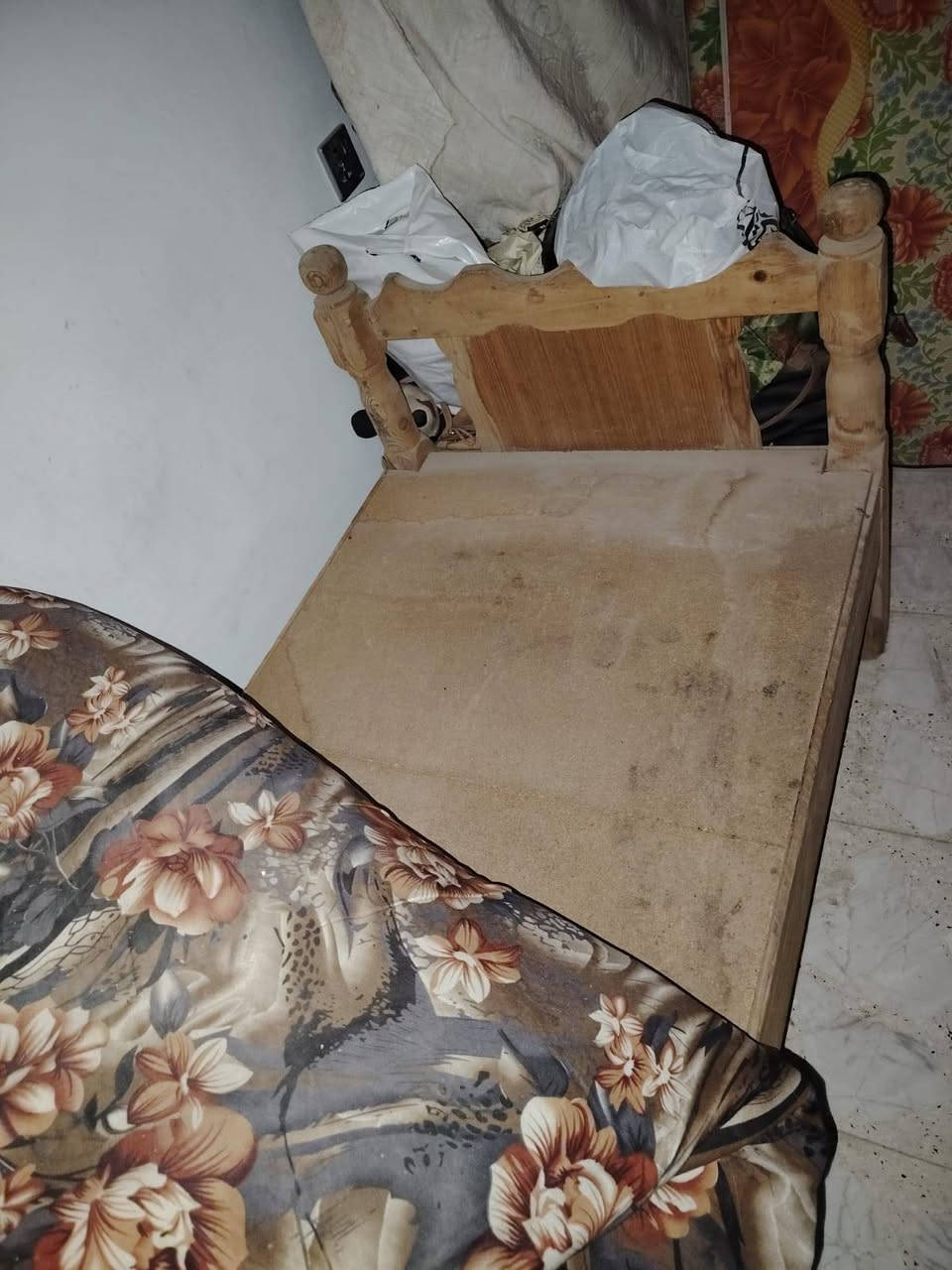 ***********
شراي يراسل واتساب 
ثلاجه نظيفه ب ١٠٠ الف 
جربايه صاج سعر مناسب 
عنوان بغداد الطوبجي

