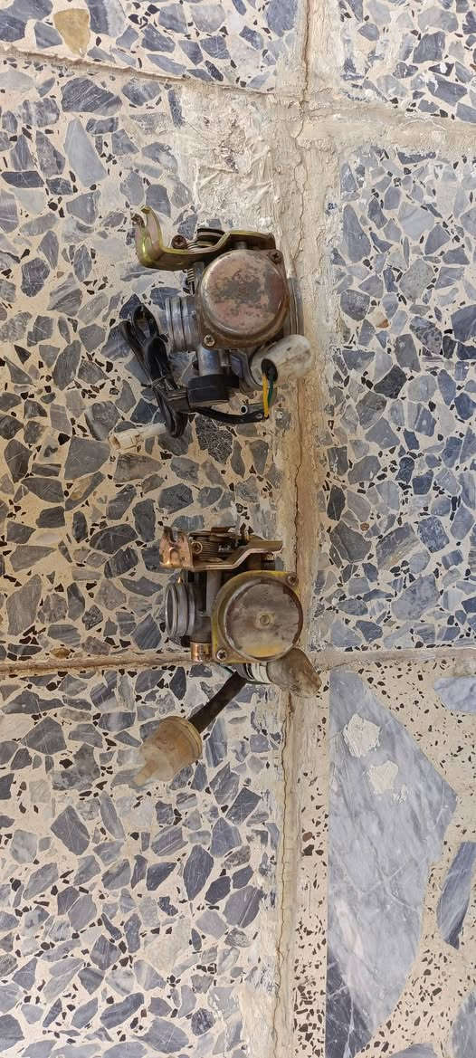 متاح تاير ويل امامي نص عمر ولخلفي جديد وكابريترات 2 تجاريات شغالات سعر 75 الف ...***********
