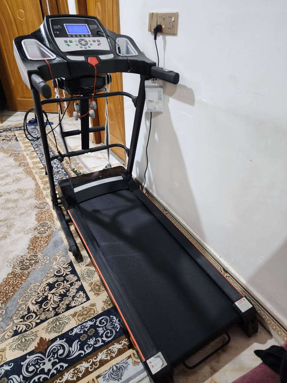 جهاز مشي فول مواصفات يتحمل وزن 140 السرعه 14 قياس نبض و جهاز مساج و 2 دامبل كيلو الجهاز كلش نظيف ما مستعمل السعر 350 
***********
