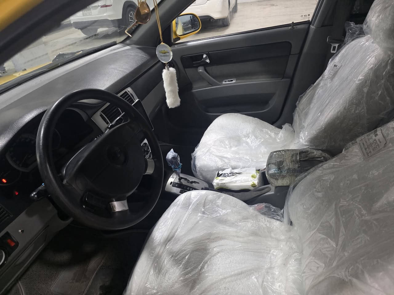 اوبترا موديل 2012 گیر توماتیک گیر و مه کینه لوک بی عه یب و به شه رت چوار تایه و ده بل و سه در‌لوک بی ته قه و‌ره قه بی نوقسانی نیه سه نه وی اسلی به شه رتی حاسیبه و اوه لیات و مه ده نی و بی کیشه
سعر.38
ژم.***********
