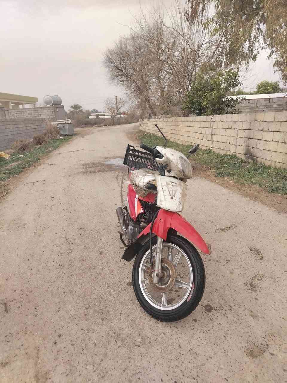 سلام عليكم سلفيز للبيع مكينته حلوه ونضيفه يحتاجله نقوصات بسيطه 2012 رقم الهاتف ***********
