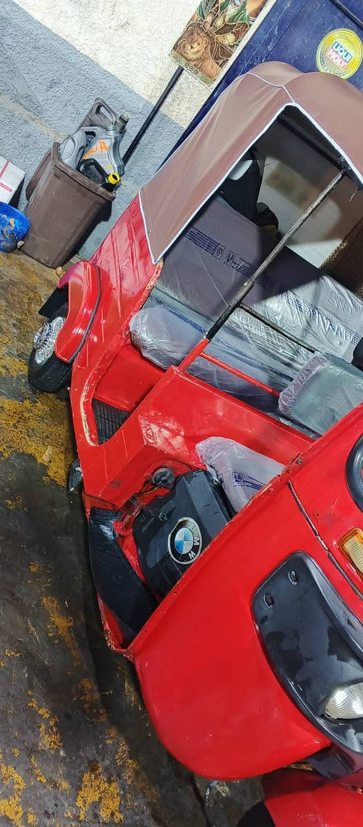 سلام عليكم تكتك 19 شهر 2 رقم وسنونه تحويل ثاني يوم تكتك جهزه كبل الشارع ربع ما ذب علي مكينه مال عشرين بيه معمره دوس بس وبه مكان صبغ السعر 5250 وبه مجال حك جيه وهاذ رقمي *********** المكان حي طارق الوصط
