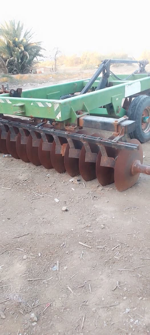 سلام عليكم دسك لبيع حجم 24 مكفول شرط شغل مكان واسط قضاء الحي سعر 5 وبيه مجال لشراي يتصل على الرقم ***********و***********
