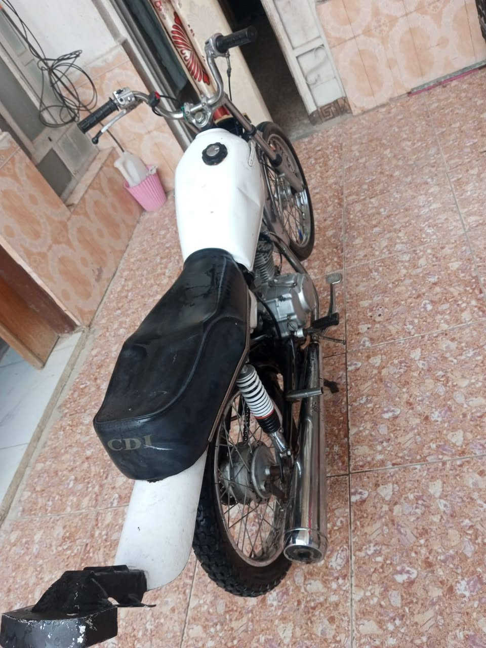 سلام عليكم دراجه للبيع مديل 22 اوراق اصولي من مجمع كرار مفتوح بيه بس كور سعر 550 مكان ناصريه مكلف بل نشر شراي يتصل ***********
