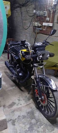 دراجه سيفان موديل ٢٥دراجه نضيفه او حلوة نصبتهة تخبل اسعر خاص او عل رقم...