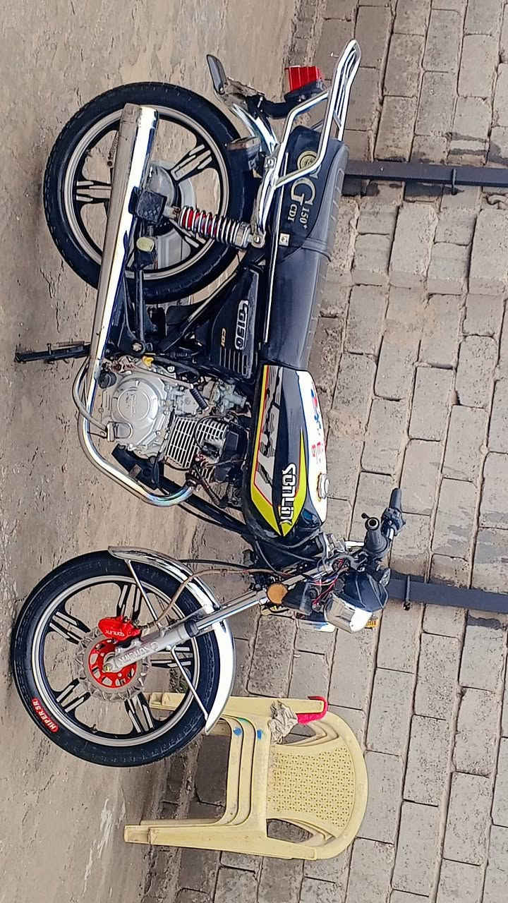 سلام عليكم درجه سفان 23للبيع مكفوله كفاله عامه مكان حله قاسم طليعه سعر600بيه مجال الاستفسار عل رقم ***********
