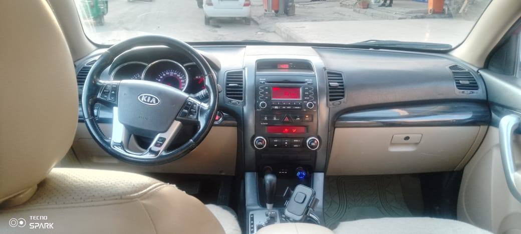 السلام عليكم  سورنتو خليجي للبيع او مراوس  7راكب بصمه بانوراما  مقاعد جلد 2012 السيارة كامله ماناقصها اي اشي.  وحلى من الصوره  للتواصل ***********واتساب بغداد, العراق
