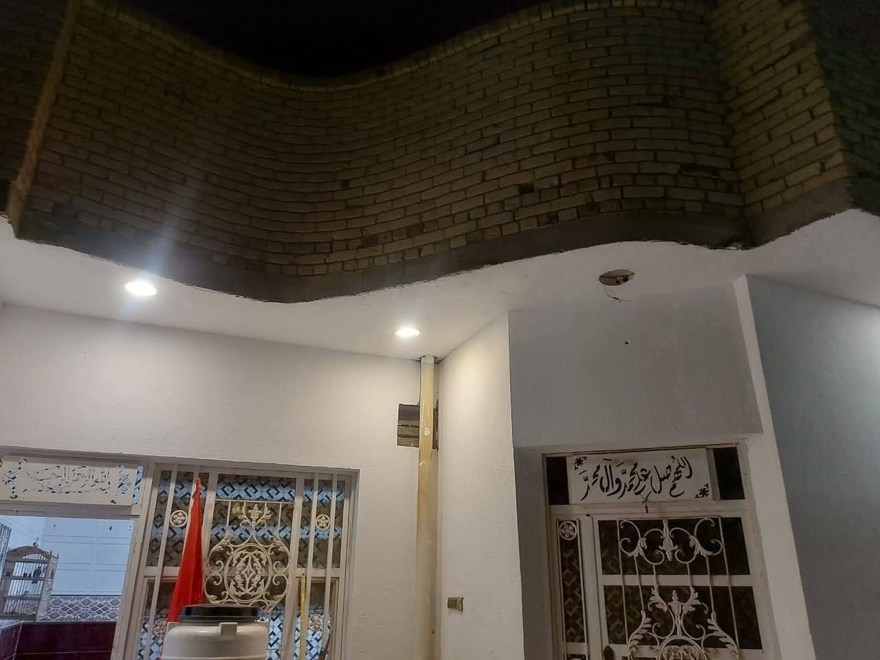 بيت للبيع طابو صرف مساحه 200م مكان ميمونة حي السلام قرب مدرسه صدى الطف قاط واحد يتكون م̷ـــِْن غرفتين وصاله واستقبال ومطبخ وصحيات
سعر 110 بيت للبيع او مراوس بيت سعر اقل وينطي فرق الاستفسار تصل على رقم ***********
