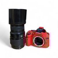 ورحمة الله وبركاتة  كامره نيكون نضيفه كلش معه زوم رياضي معه ملحقاتهه ك...