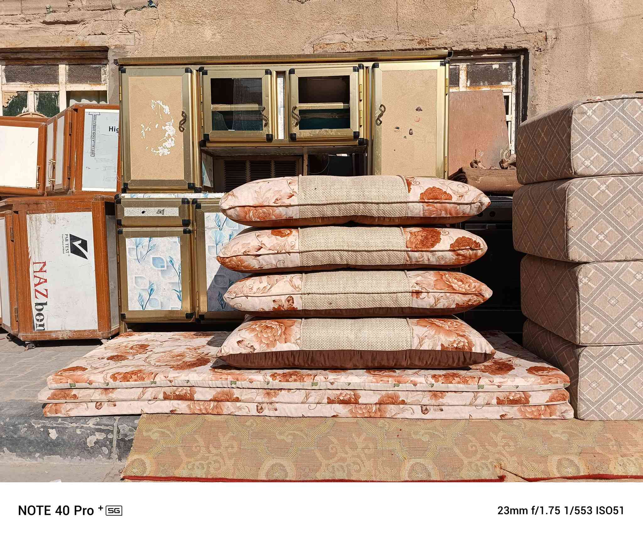 جلسات عربيه اصلي نوع القماش والسفنج بغلي كويتي ضغط اصلي السعر 250 فقط 
العنوان البصره الهارثه كرمة علي الناحيه 
*********** البصرة, العراق
