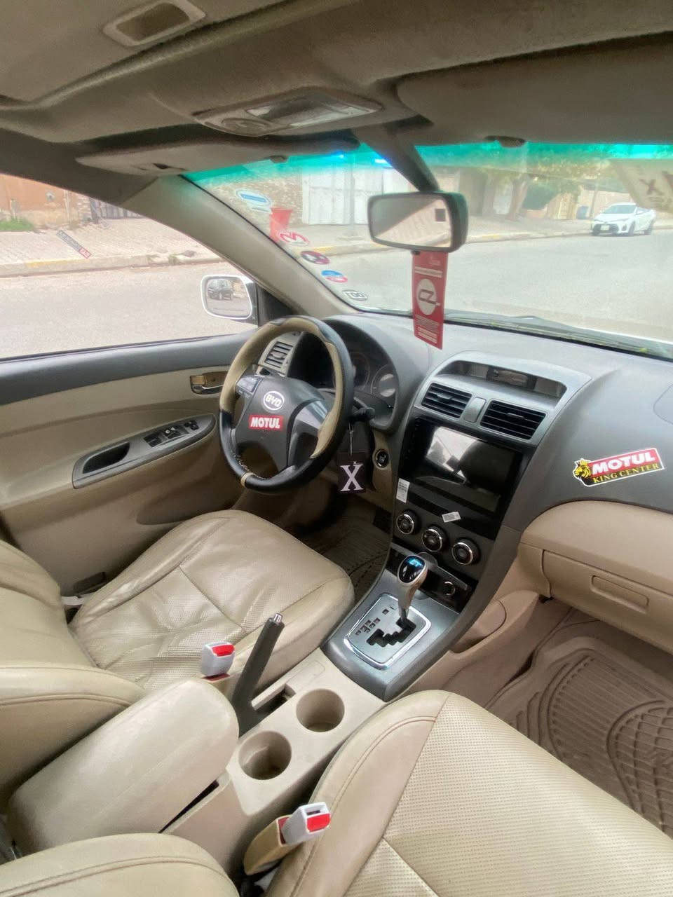 السلام عليكم بي واي دي البيع سيارة موديل 2014 سيارة كلش حلوه رقم سليمانيه شرط تحويل  انكليزي سيارة فول بصمه شاشة كأمره تحكم ستيرن داخل جلد بصمت ابواب اشاير بل مري خمسه ويل كب سياره محرك 1800 ماشاءالله تبريد ثلج  سياره كلش حلوه سيارة  محرك صدر تايرات باتري بيها طخه خفيفه جاملغ سايق خلفي عل كد كارت او باب سكن او خلفي سكن ربع صبغ فقط  كلش حلوه وجاهزه مابيه ي نقص السعر 62  مكان سيارة كركوك حي عسكريه *********** كركوك, العراق
