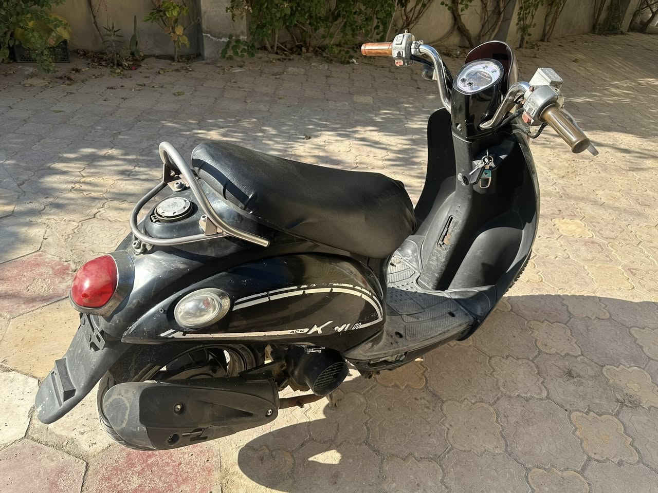 سلام عليكم كامكو صناعه كوري سرعه 100 سعره 400 او بيه مجال مكان كربلاء رقم ***********
