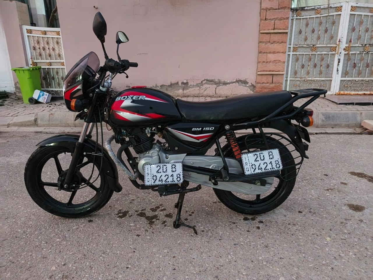 السلام عليكم اخوان دراجه بوکسر مرقمه لوحات نكليزي للبيع مديل 23 الدراجه جديده ماشيه 5 الف وقابله لزياده الدراجه مكفوله كفاله عامه جديده لك بعدهه الشراي يتصل ويدلل *********** مكاني ديالى بعقوبه جسر خرنابات
