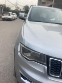 سيارة جيب شيروكي 2020 نضلفه فول بدون راعي التواصل خاص السعر النهائي 15...