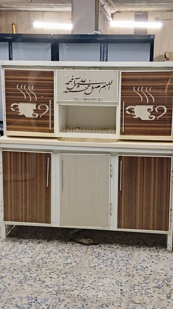 مستعمل اخو الجديد مبطن البيبان مرمر  البيع مكاني الكوفه شارع المطار 
السعر 225 اللف 
وساب *********** النجف, العراق
