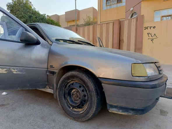 السلام عليكم
اوبل فكترا 1993
مكينه 18
مكينه وكير شرط 
 داخل السياره نضيف وحداديه وطخم جديده 
 بيها تصليح فقط دواير 
  رقم نينوى الجديد   كابون بيها 
 مكان حي الوحده 
 ***********
سعر 38بيها مجال بسيط
