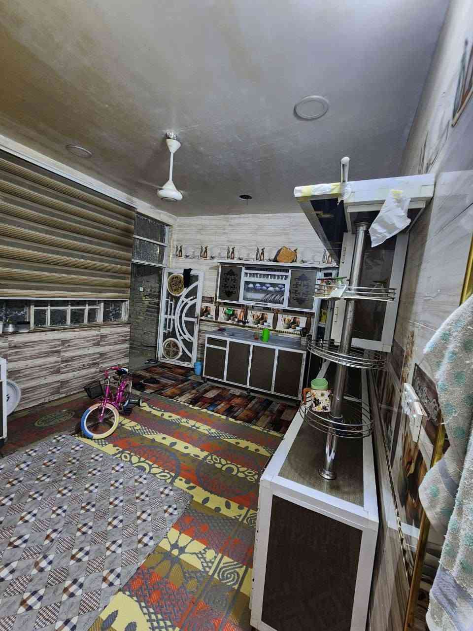 بيت مساحه 200 متر
موقعه كوت حي جهاد 
نهاية سوق حي جهاد  مجاور حسينية ائمة البقيع 
تواصل وستفسار 
***********
