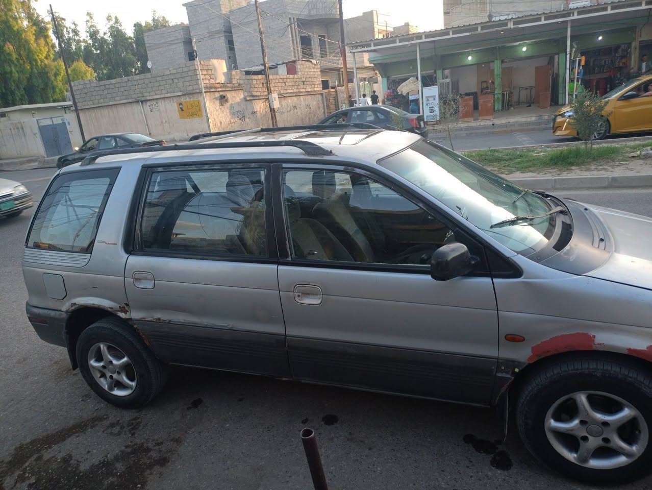 مستبوشي موديل 93 محرك كير شرط سنوية ورقم وهزة جدد طخم جديد طخم تاير جديد تبريد منضومة جديدة ثلج كير توماتيك 7 راكب سعر 40 وبيها مجال للاتصال 
***********
***********

