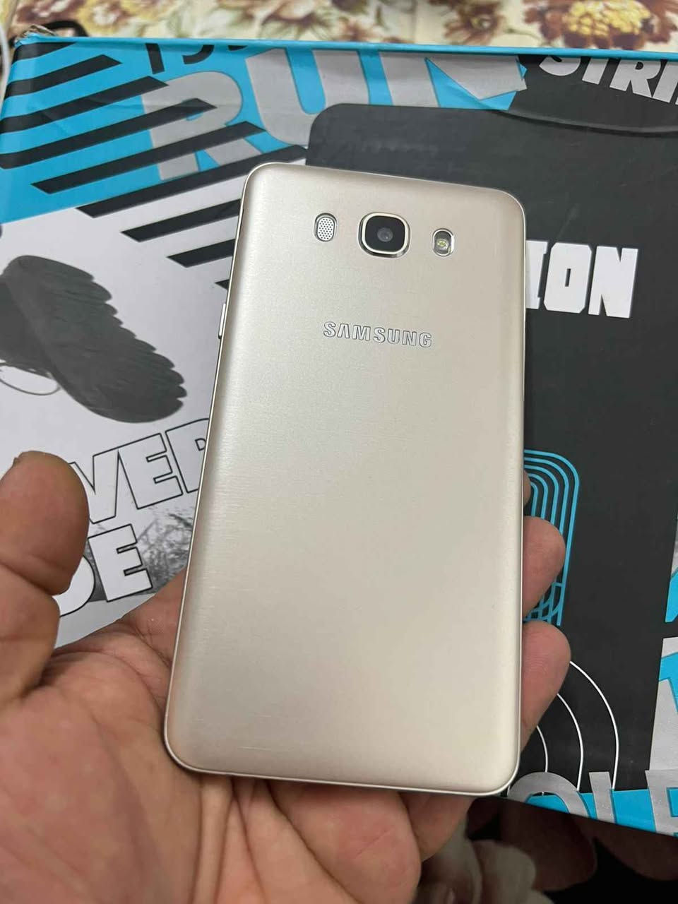 J7.2016 جديد بعده بلزكاته للبيع فقط 
مكاني بغداد الحريه او ساحة عدن السعر 65 ...*********** وتساب فقط بغداد, العراق
