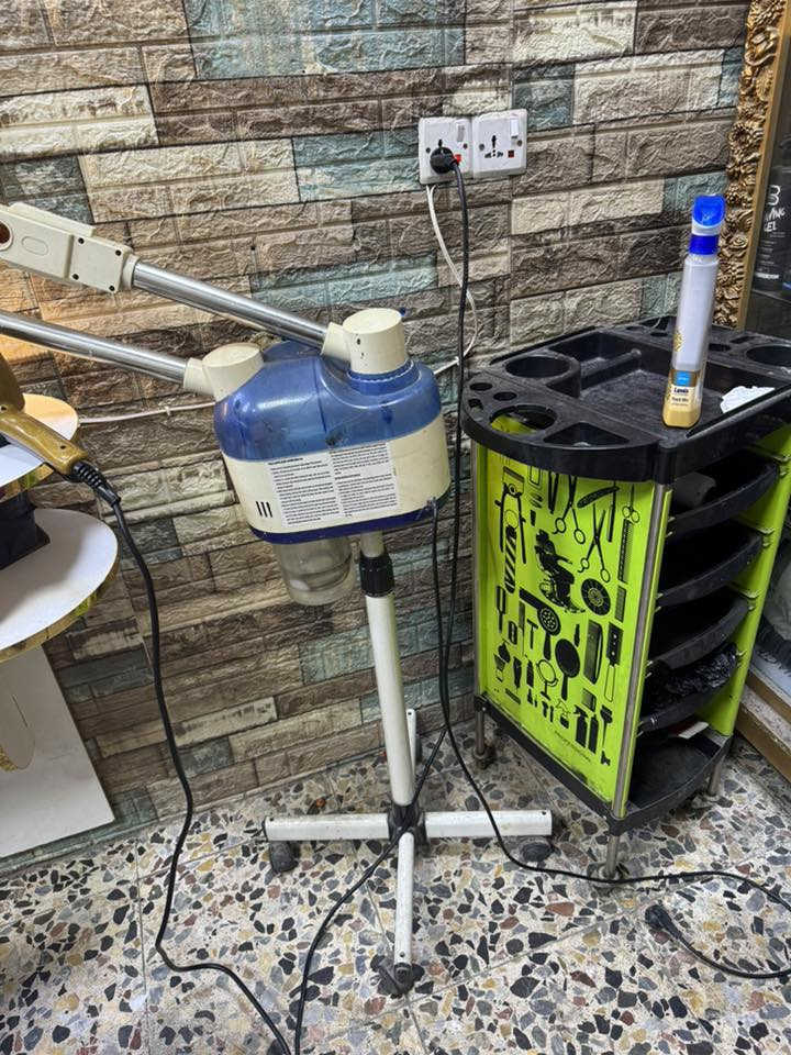 بغداد جسر ديالى
اغراض صالون للبيع 
مري 2 وميوزة 2 وفاترينا 2 
كرسي شيروكي 1 
عربانة وجهاز بخار 

هـ : ***********
