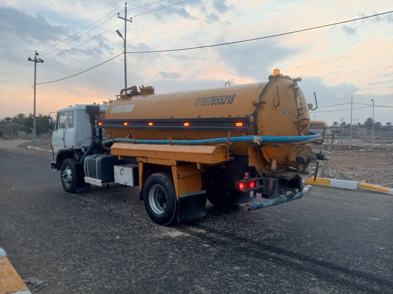 السلام عليكم فوزه مسبوشي محرك 8 تخم تاير تخم بتريات دوشمه جديده تبريد ثلج مطور 55سحب ودفع حموله 12الف حصه كاز 300 تريد تحويل تريد وكاله سيار كامله كبل لللعمل استفسار ***********
