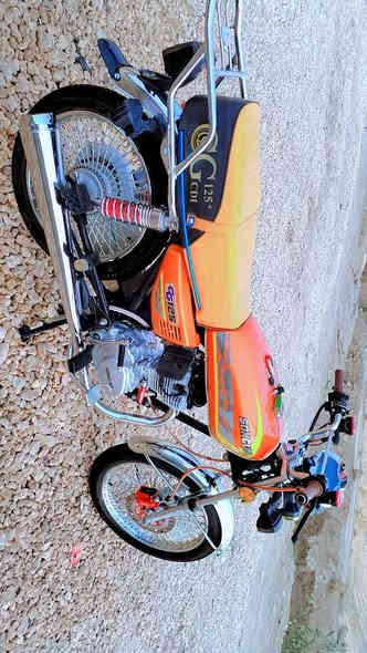 يا الله السلام عليكم دراجة البيع تيكر موديل ٢٥ مكفوله كفاله عامه زيرو كهربيات توير كامله الدراجه جديده وحلو شرط انضف من الصوره وراق كامله السعر ٧٥٠ وبيه مجال الشراي يتصل وبيه خير ويدلل ***********
