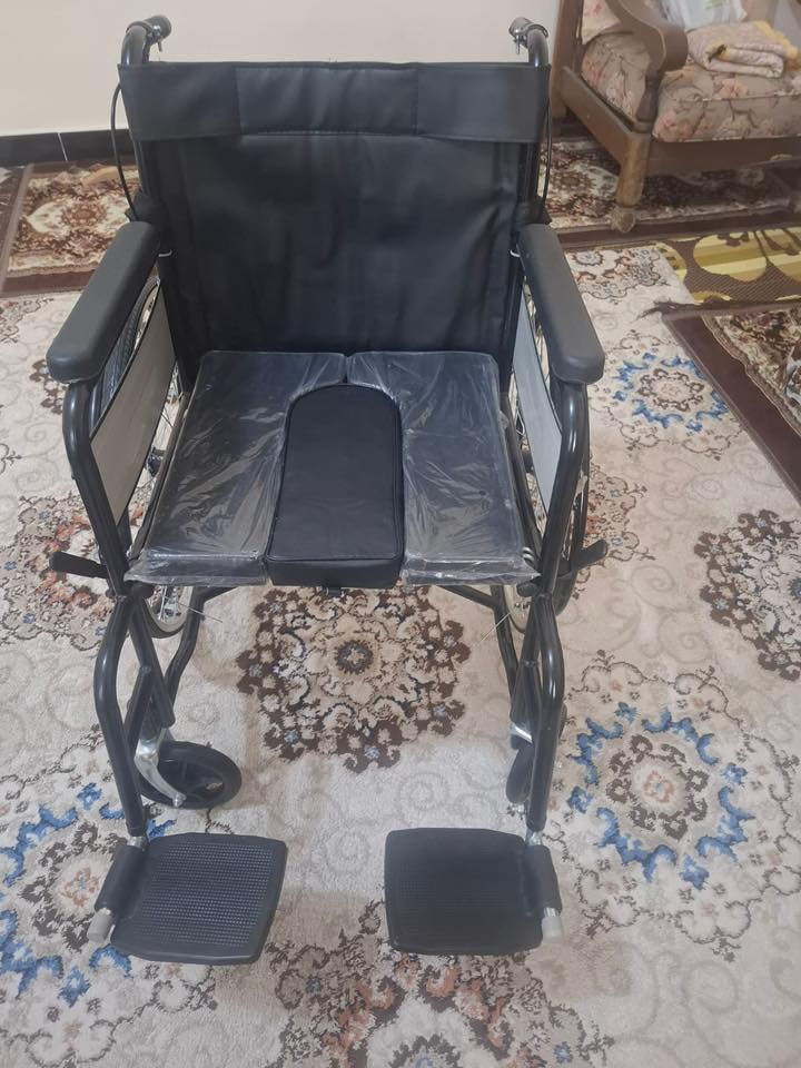 السلام عليكم عربانتين معوقين للبيع الاولى شحن ام الكير والثانيه عادية جدد غير مستخدمات ام الكير سعرها ٨٠٠ بيها مجال قليل والعادية ١٥٠ بغداد الاعلام قرب شارع اميمة *********** بي واتساب
