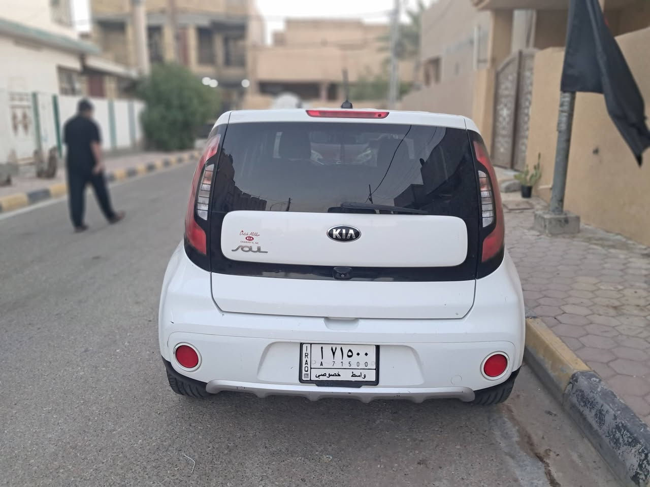 للبيع فقط كيا صول ٢٠١٨ امريكي محرك ٢٠٠٠ بدون تبديل بدون ضرر بدون ايرباك مجرد طخة كلش خفيفة بخشم الجاملغ جهة السايق ومرشوش  والباقي لوك وشرط الفحص وناشر السونار بالمنشور حتة تتاكد من كلامي سيارة نظيفه وجاهزة مجهزة من كلشي بدون اي نقص كلشي ممشتغل بالدشبول ابد ماشية ٧٩ ميحتاج اذكر المواصفات لان معروفه السيارة بسمي العنوان كوت حي الزهراء اي استفسار *********** السعر ١٢٠ وبيهة مجال
