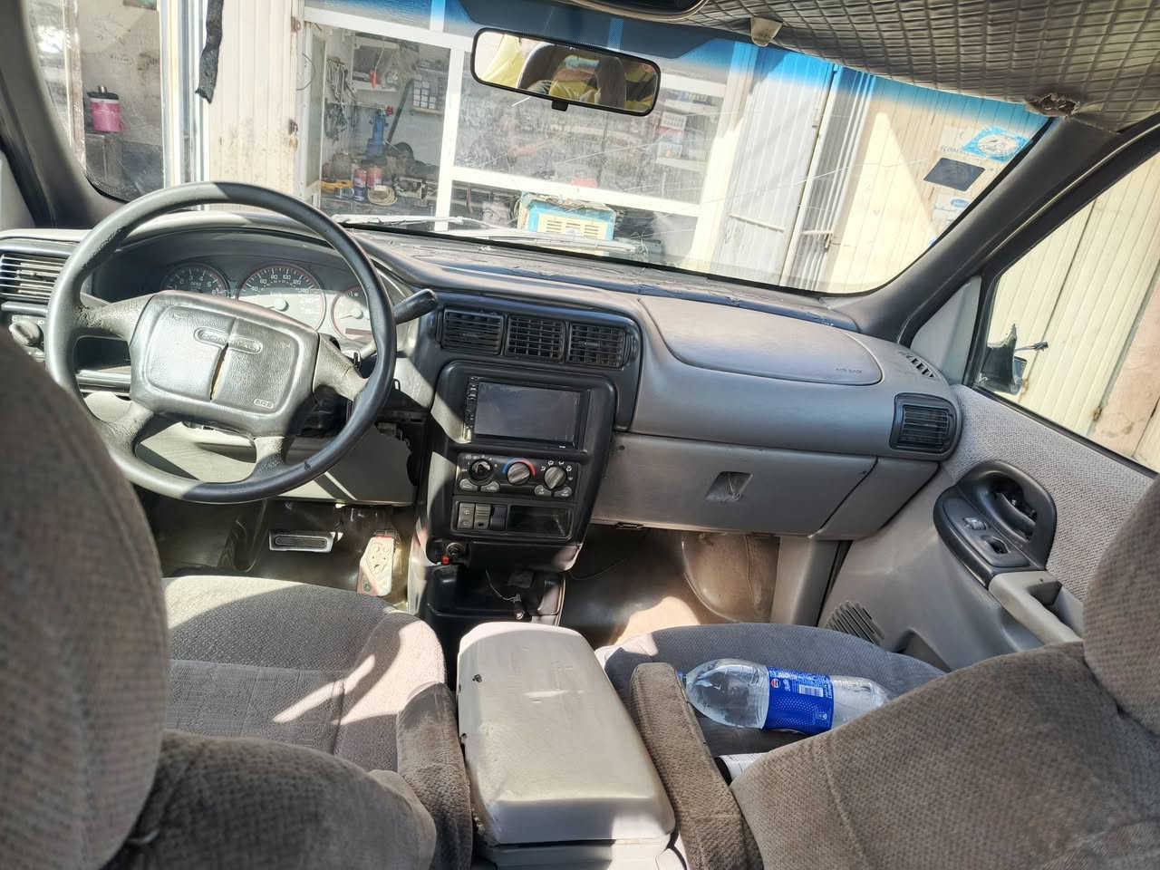 السلام عليكم لومينا موديل 2000السياره كلها عل بلاد بس نقص غاز التبريد كهرباياتها كلها شغاله بشرط التحويل عنواني ديالى خانقين ***********
