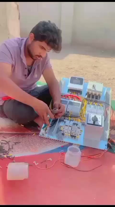 محمد علي الكهربائي للاستفسار على الآرقام *********** او *********** لكافه الأعمال الكهربائيه
