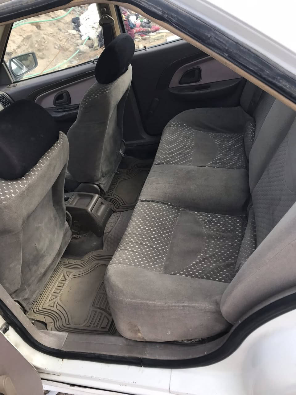 سلام عليكم بيجو 405 موديل 2014 للبيع مكينه كير حداديه كهربائيات شغاله حداديه تبريد ثلج رقم بصره السعر ب 30 وبيهه مجال بصره كرمه علي ***********
