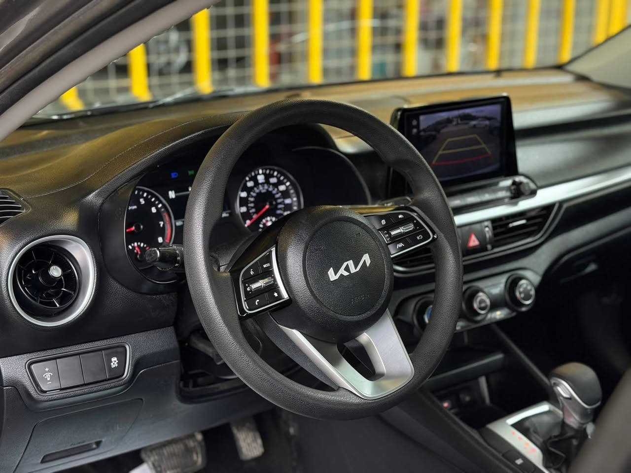 السلام عليكم
كيه فرتي دخول جديد منفيس باسمي
مواصفات السيارة
كامره
رادارات
شاشه چبيره
نقطه عمياء
توقف ذاتي
صور الحادث مرفقه بالمنشور
إتصال ***********
