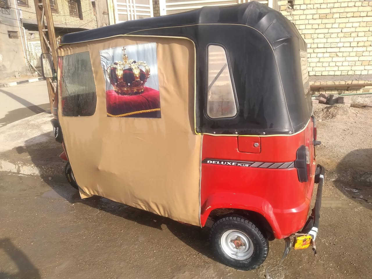 سلام عليكم تكتك للبيع رقم بغداد بسمي مديل 22 جاهزه محرك بعده شركه مكاني المحموديه ***********
